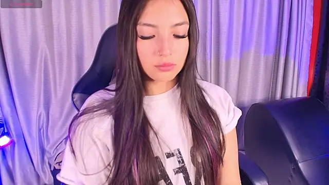 Adaara Rey online show from October 15, 8:44 pm