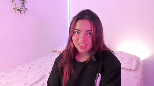 valy shyness online show from November 18, 2:12 am