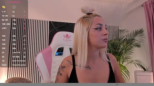 daisyblushh online show from October 22, 4:12 pm