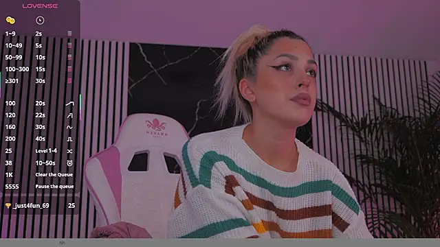 daisyblushh online show from December 17, 5:17 pm