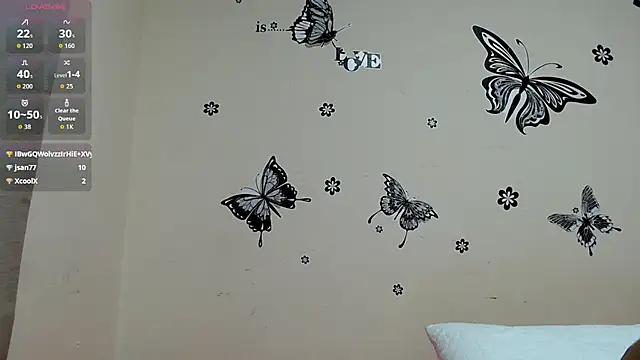 liz7skinny online show from August 1, 9:50 pm