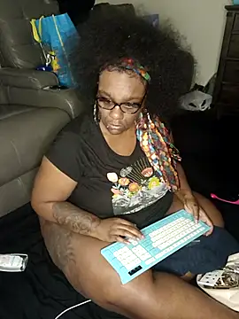 Thickkemzz41 online show from May 13, 9:37 am