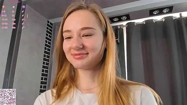 Snapshot of ElvinaRose chatting on October 9, 3:32 am ElvinaRose online show from October 9, 3:32 am