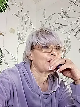 Catty Lady online show from February 5, 9:07 pm