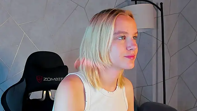 Snapshot of Carolin_Miller chatting on September 30, 9:04 am Carolin Miller online show from September 30, 9:04 am