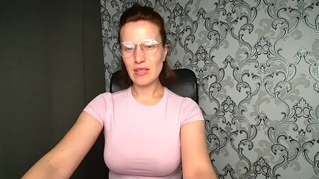 Kelly Kisss online show from July 5, 8:20 am