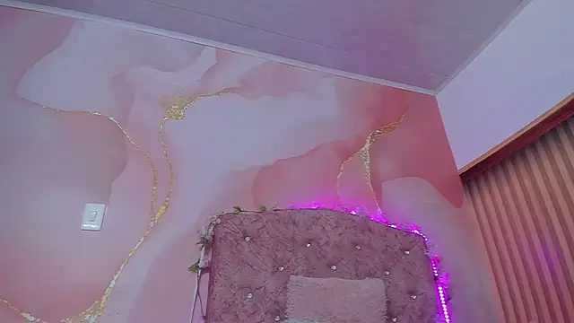 violet taylor  online show from December 23, 2:48 am