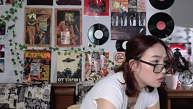 OdetteBiddy online show from November 6, 8:15 pm