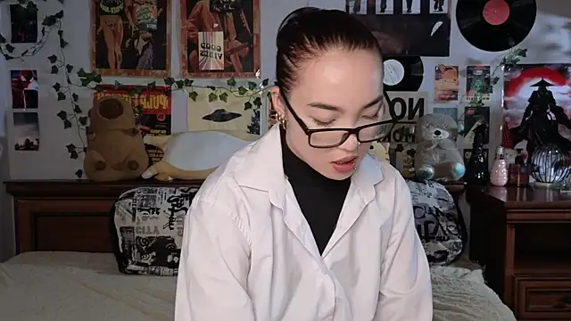 OdetteBiddy online show from November 7, 8:25 pm