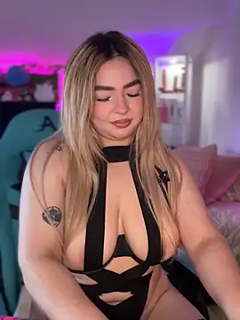 OriannaFox online show from May 20, 5:54 pm