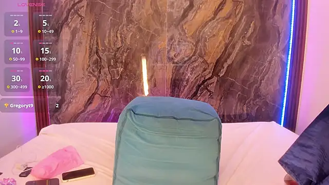 MiiaaCollinss online show from January 8, 6:01 pm