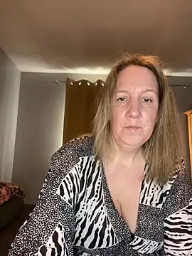 X-Victoria-X online show from March 4, 10:55 am