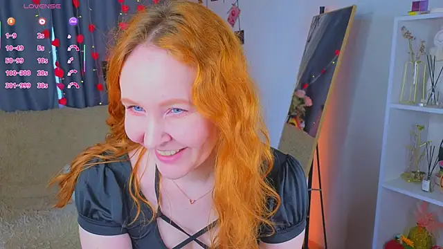 JoyceJones online show from June 27, 12:01 am