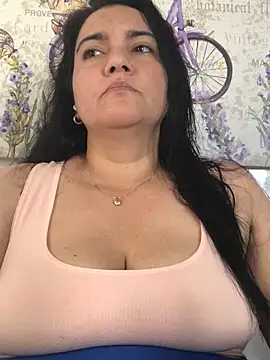 sweetdulcexxx online show from December 17, 8:24 pm