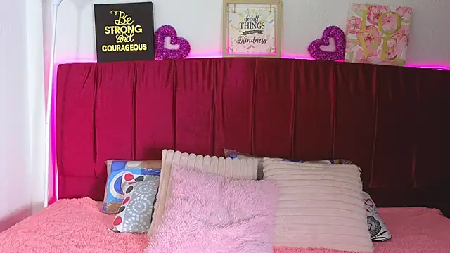 cuteeimy online show from June 23, 7:23 pm