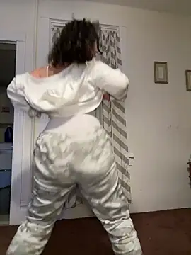 babykalirose online show from February 23, 1:28 am