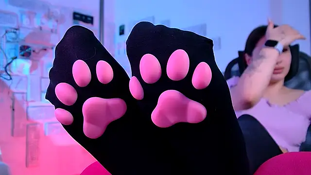 KimClarks  online show from March 2, 2:24 pm