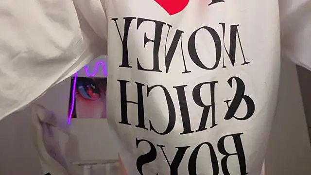 IamLuna2006 online show from February 13, 5:20 am