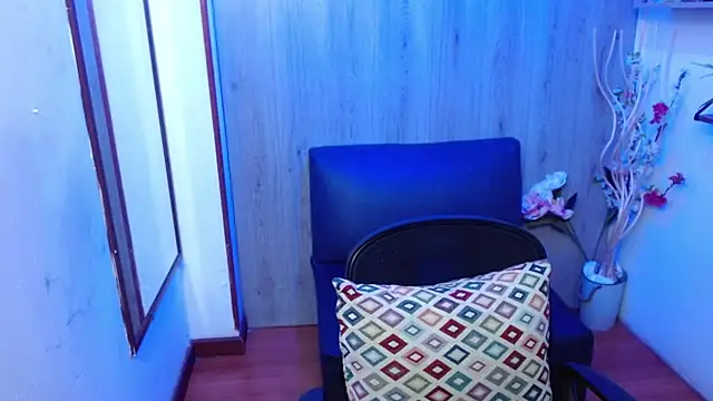 MacarenaRey online show from October 8, 11:42 pm