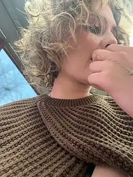 KellyKeler online show from December 19, 1:36 pm