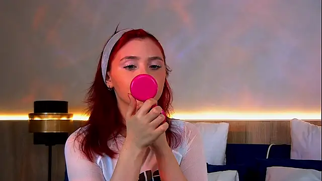Nora  Ray online show from June 6, 7:42 pm