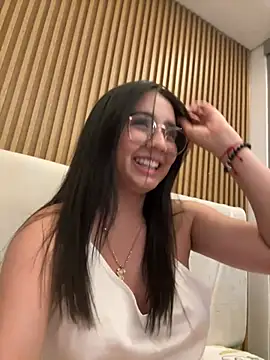 Michelle Zoe online show from March 8, 5:55 am