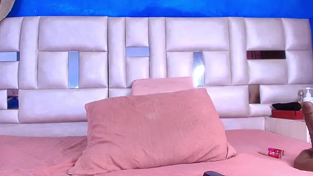 emmacurvy online show from October 7, 3:11 am