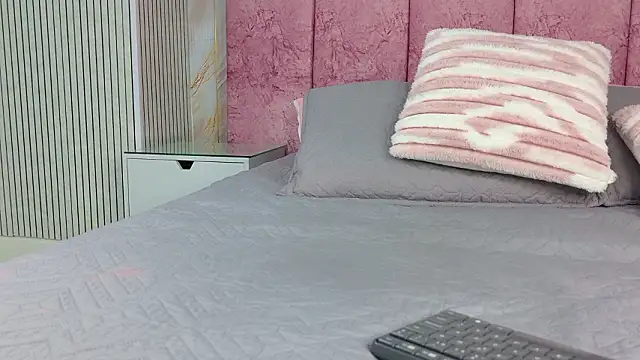 emmacurvy online show from March 4, 3:13 am