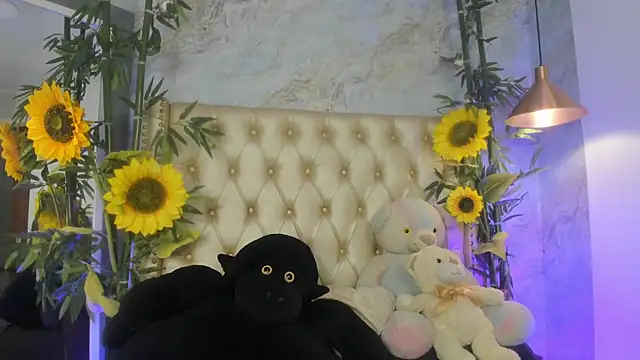 LittleeJaz online show from June 14, 3:41 am