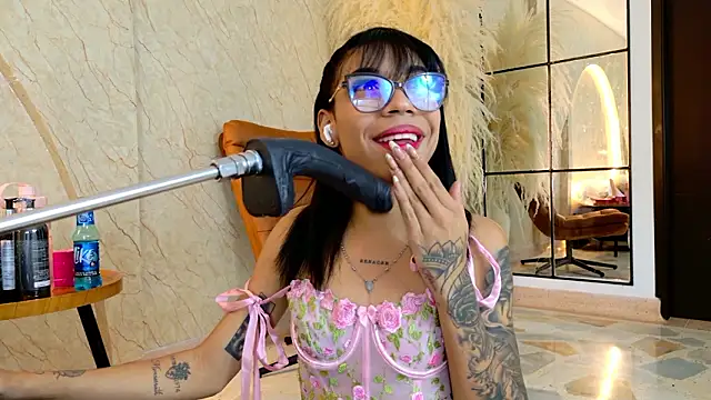 AbrilPeach online show from March 12, 6:27 am