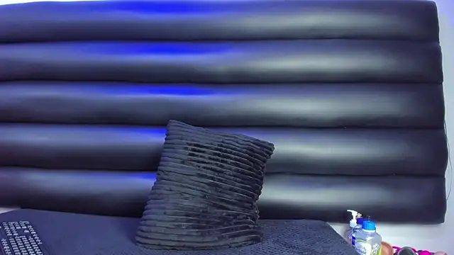 Megan Thompson  online show from July 23, 2:09 am