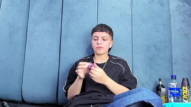 Megan Thompson  online show from March 4, 2:18 am