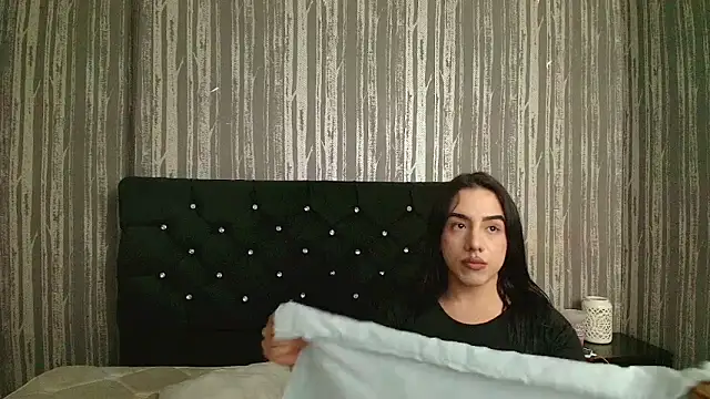 Alicee Moonn online show from June 24, 8:30 pm