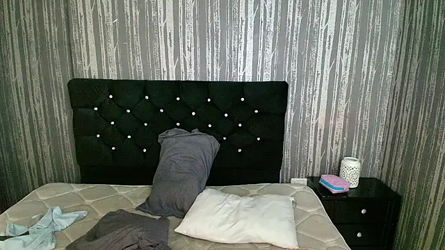 Alicee Moonn online show from May 5, 8:23 pm