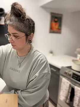 Alix Valentine online show from November 20, 10:33 pm