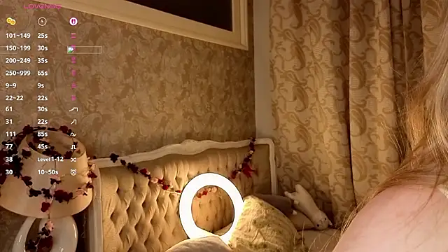 Emma Frosty online show from March 8, 9:40 pm