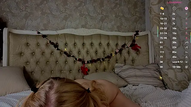 Emma Frosty online show from June 9, 1:38 am