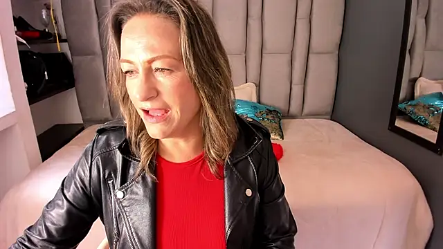 Charlot milf online show from November 18, 1:01 pm