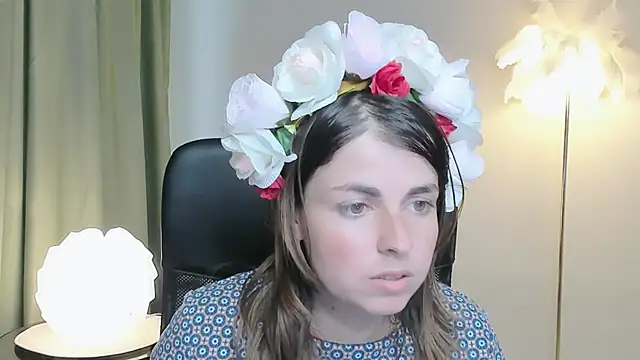 Snapshot of MartaEdams chatting on October 1, 7:35 am MartaEdams online show from October 1, 7:35 am