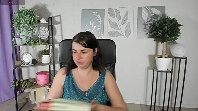 MartaEdams online show from June 19, 5:11 am