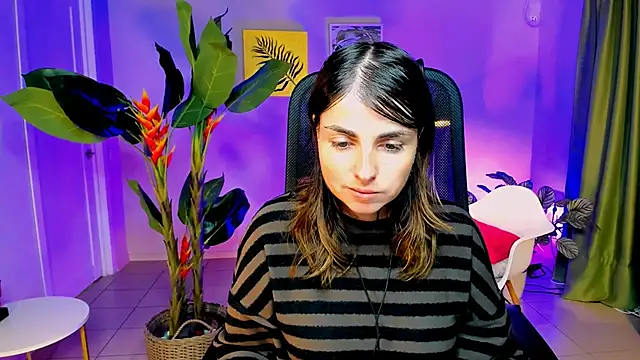 MartaEdams online show from November 18, 6:14 am