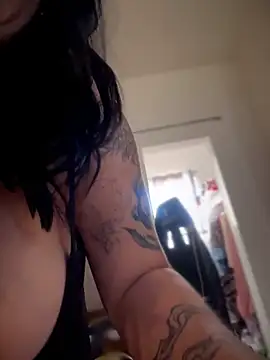 victoria amatista  online show from May 2, 1:14 pm