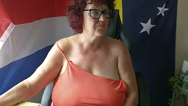 -Curvy- online show from June 21, 8:51 am