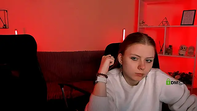 Snapshot of foxy_tease_ chatting on October 19, 1:18 am foxy tease  online show from October 19, 1:18 am