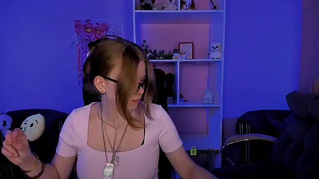 Snapshot of foxy_tease_ chatting on September 25, 11:02 pm foxy tease  online show from September 25, 11:02 pm