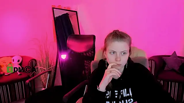 Snapshot of foxy_tease_ chatting on October 13, 1:08 am foxy tease  online show from October 13, 1:08 am