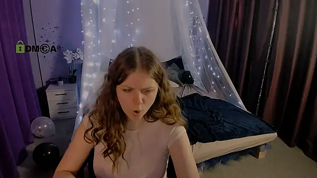 Snapshot of foxy_tease_ chatting on October 26, 11:33 pm foxy tease  online show from October 26, 11:33 pm
