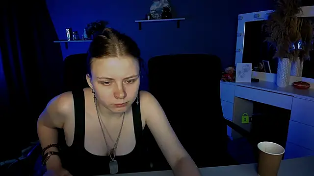 Snapshot of foxy_tease_ chatting on September 21, 2:43 am foxy tease  online show from September 21, 2:43 am