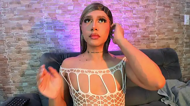 Dreams Chloe online show from July 16, 5:45 am