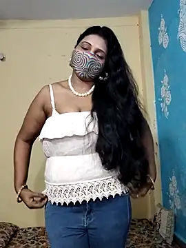 Hotty Sonali online show from November 10, 1:00 am